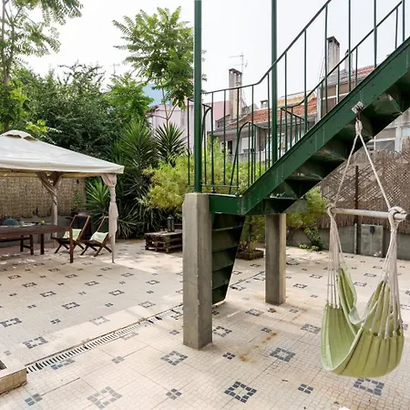 Modern 3br W/ Terrace & Bbq - Near Tram 28 | By Airnest דירה ליסבון